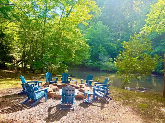 Riverfront Cabin: Hot Tub, Sauna, Arcade & Views - Image 2